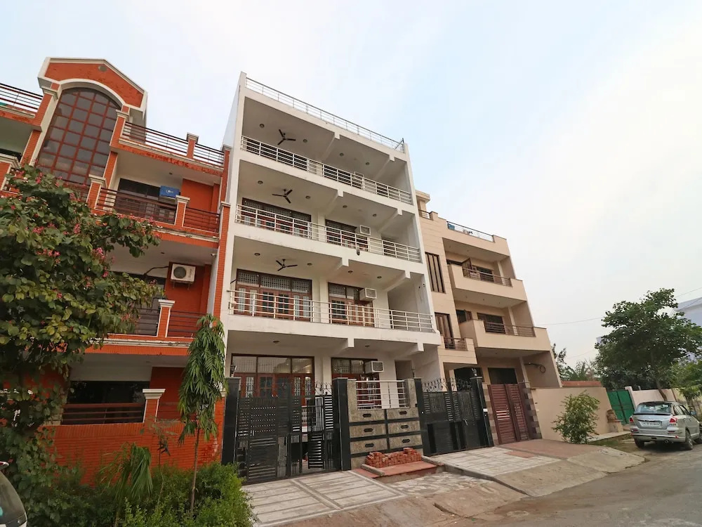 OYO 10669 Hotel Comfort Stay Inn