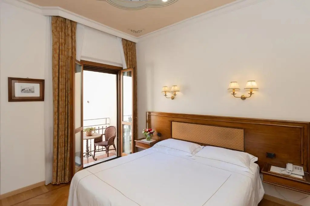 Double room with balcony (full double bed)
