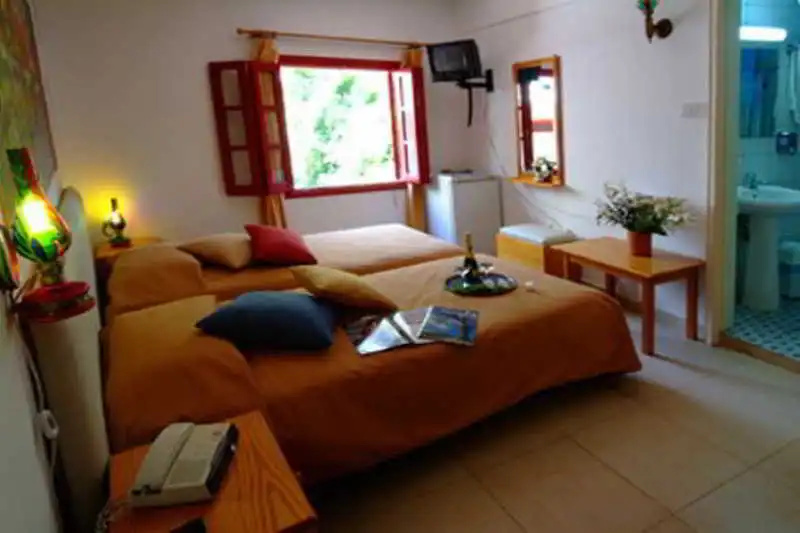 Kiniras Traditional Hotel & Restaurant - Chambres