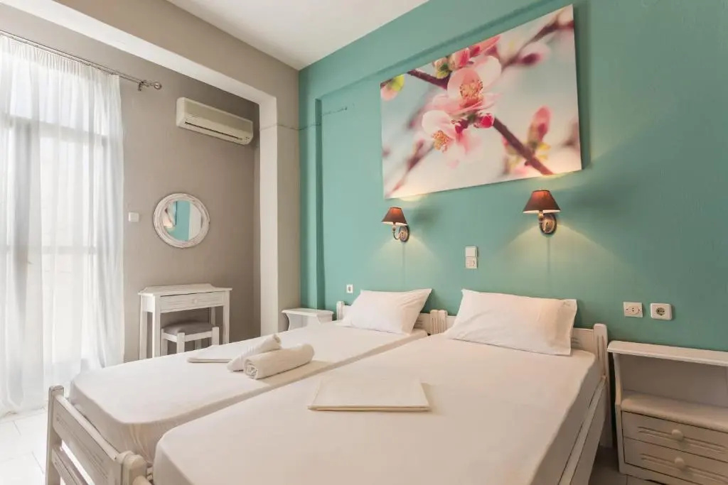Standard Double room with partial sea view (full double bed)