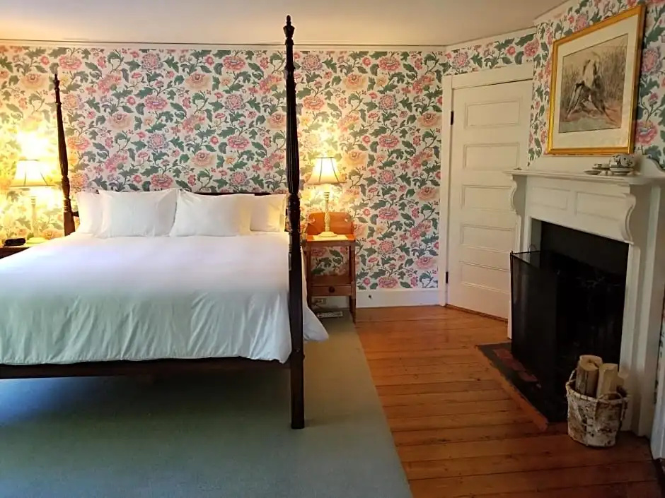 Double Suite (full double bed)