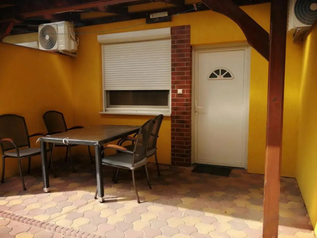 4 Barat Apartman - фото 10