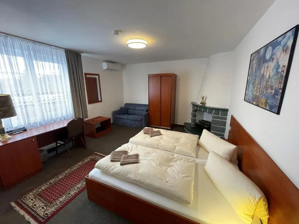 Standard Double room (full double bed)