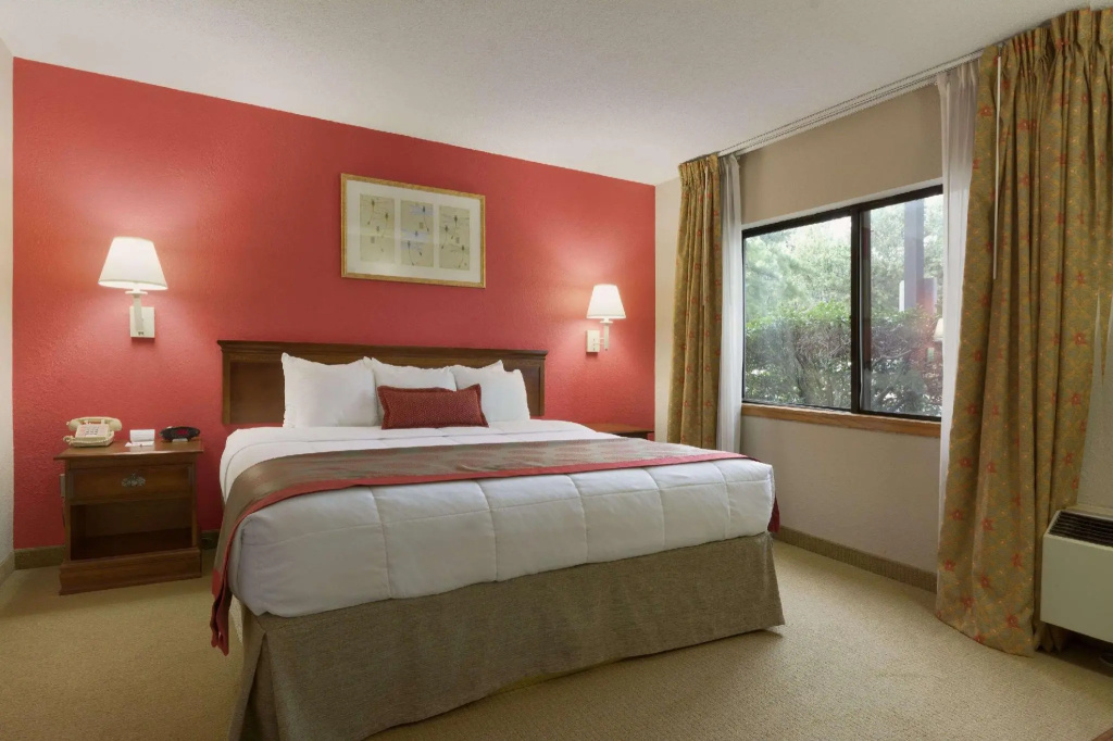 Double Suite (full double bed)