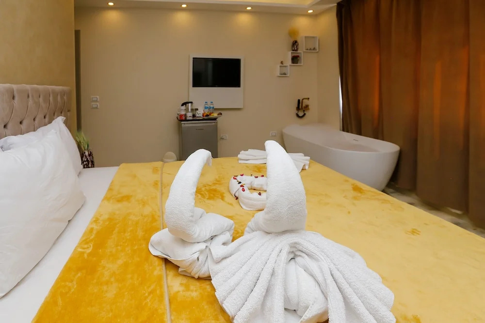 Venus Pyramids Inn - фото 2