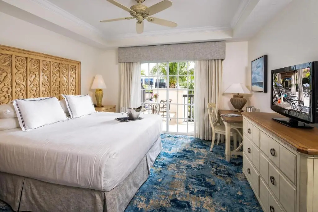 Double Studio with pool view (full double bed)