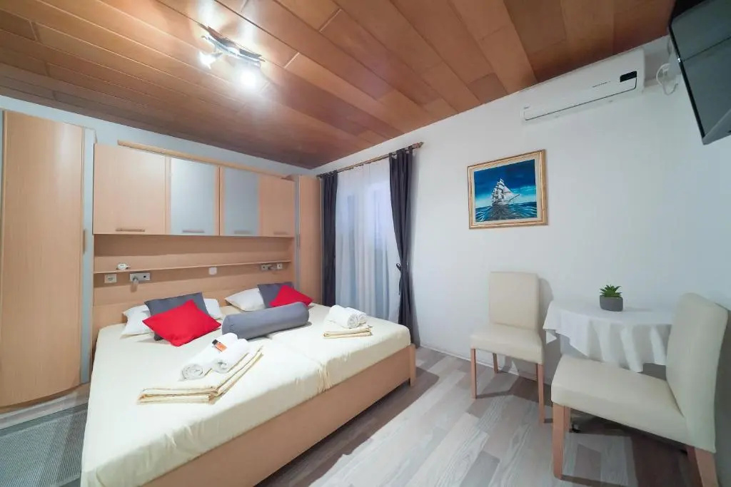 Lanterna Rooms - Chambres