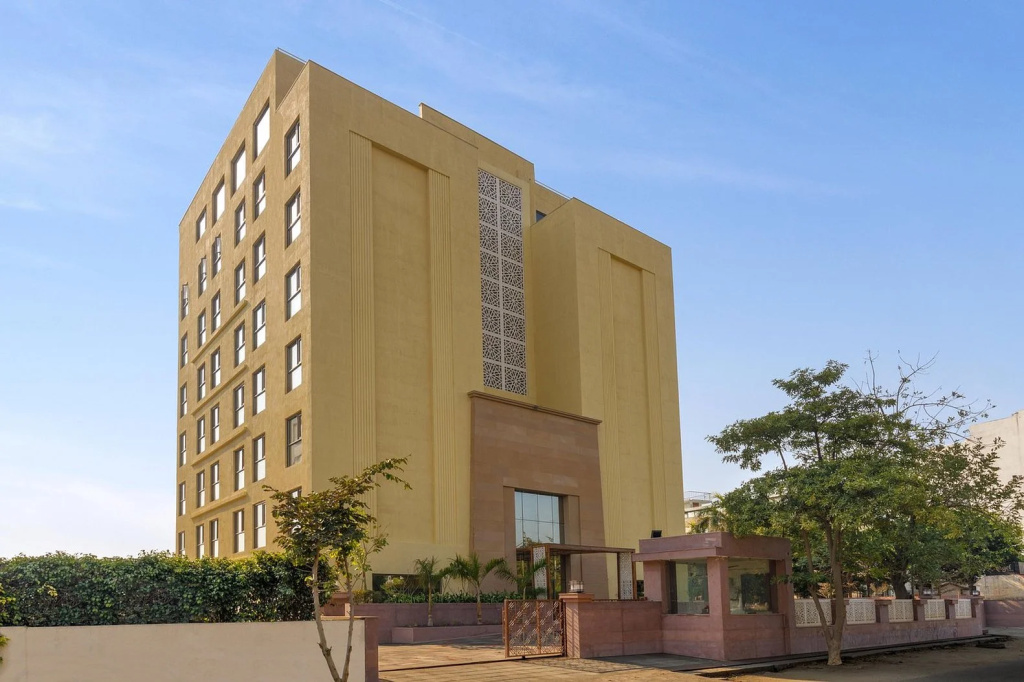 Ginger Greater Noida, Pari Chowk