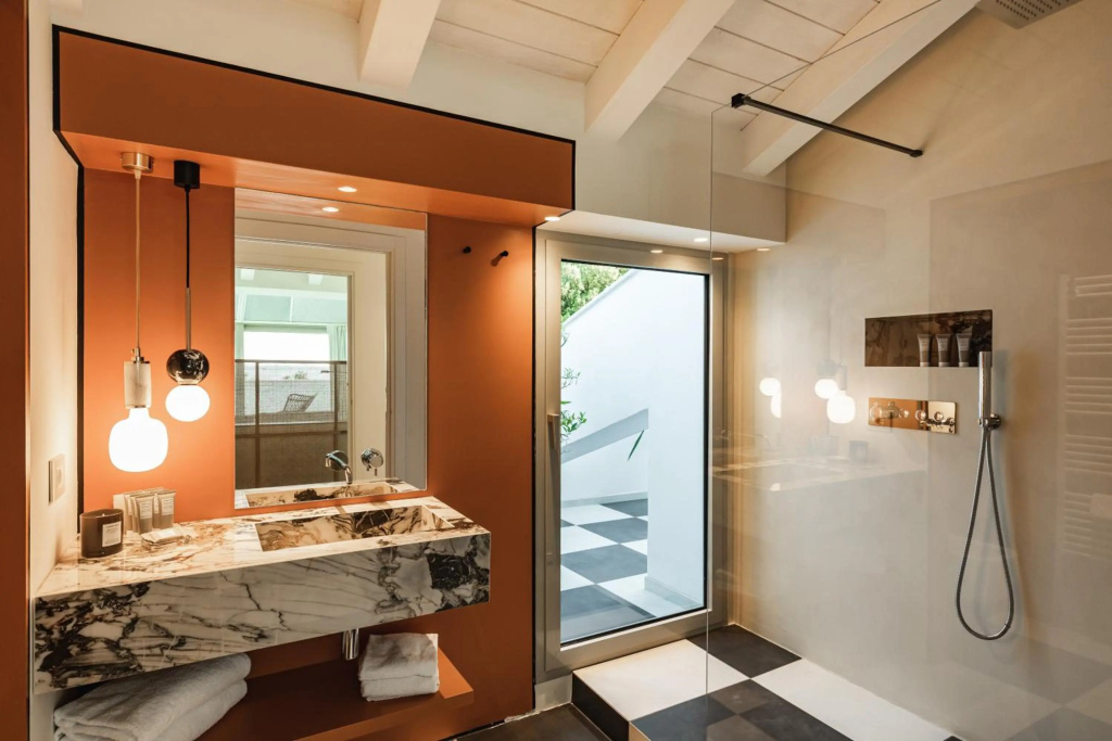 SeeBay Hotel — 4