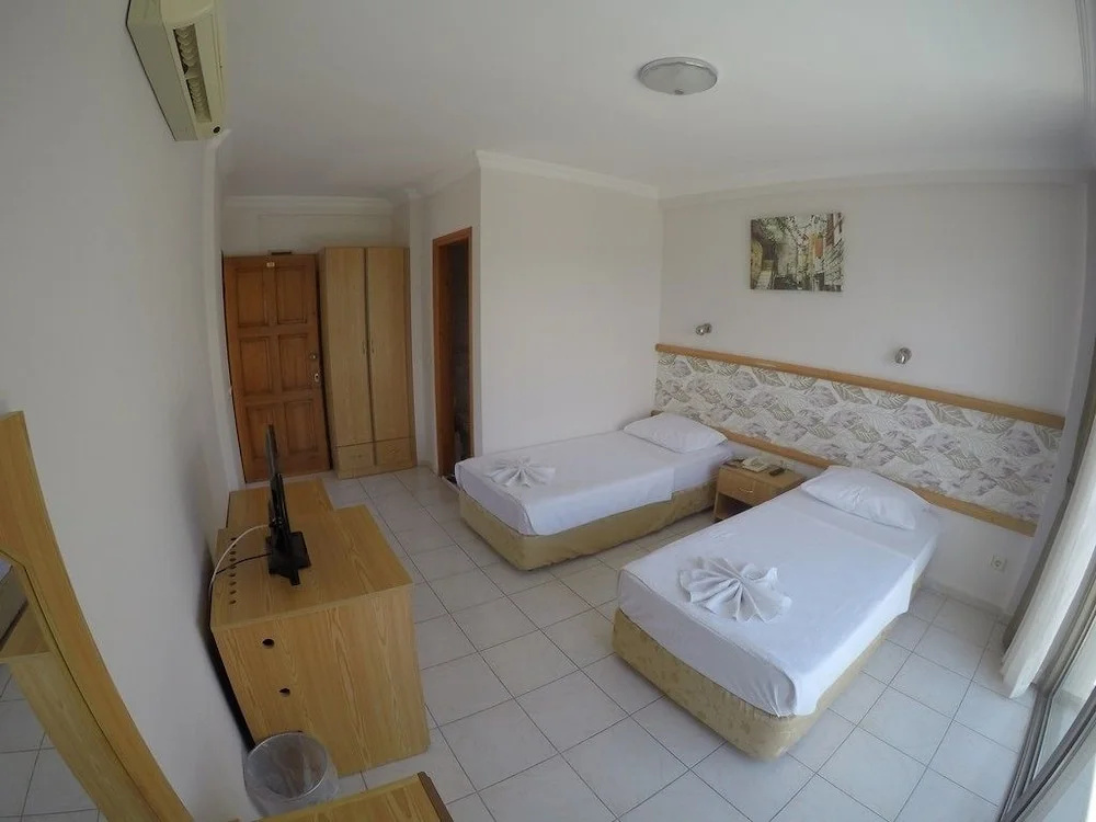 Standard Double room with balcony and with sea view (full double bed)