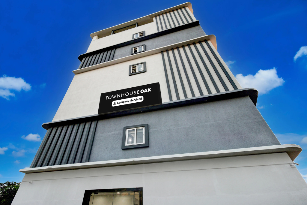 Super Townhouse Oak L B Nagar Metro Station