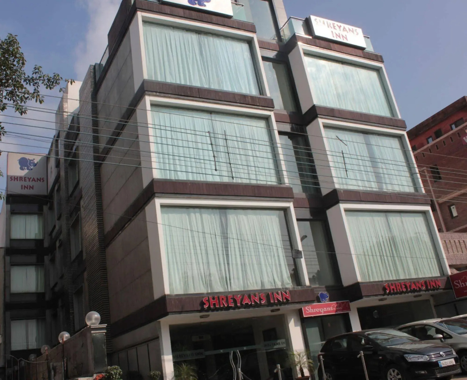 Shreyans Inn