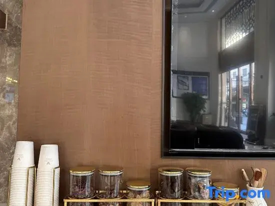Food & Beverage