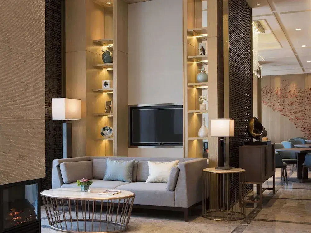 Superior Double Club Suite (full double bed)