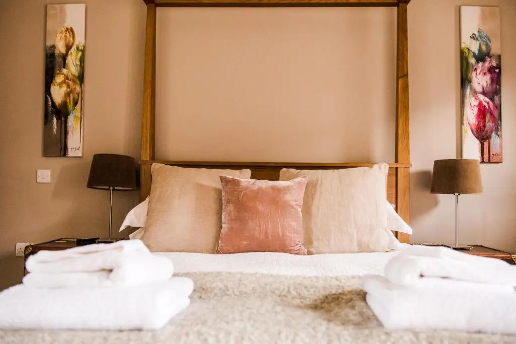 Standard Double room with mountain view (full double bed)