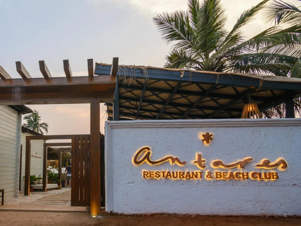 Antares Beach Resort