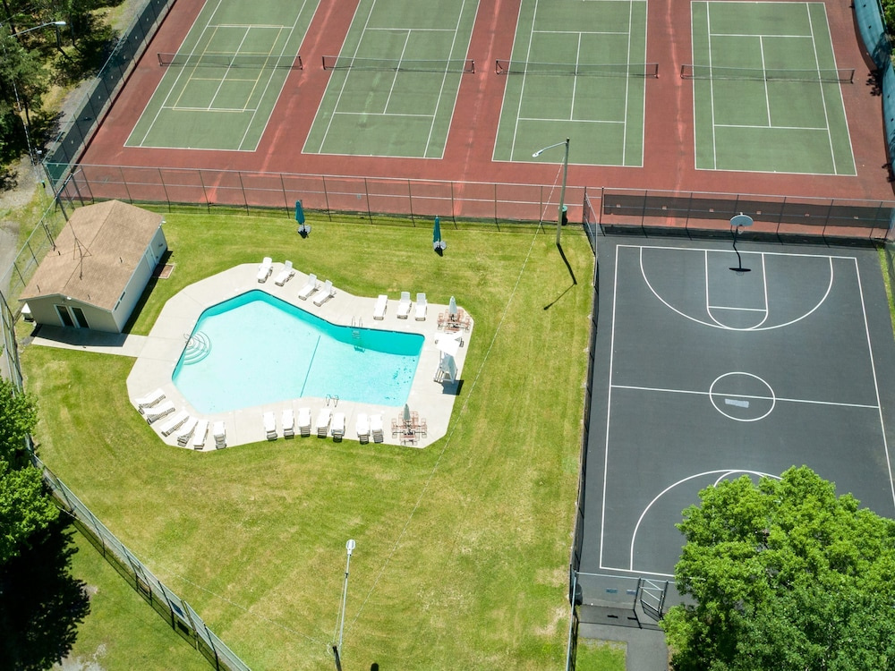 Waterfront Family Getaway w Hot Tub Game Room