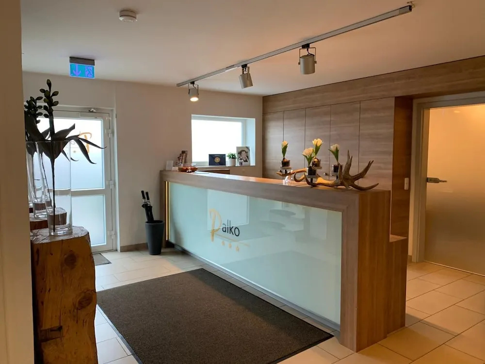 Lobby & Reception