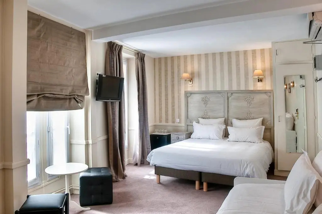 Hotel de La Motte Picquet 70