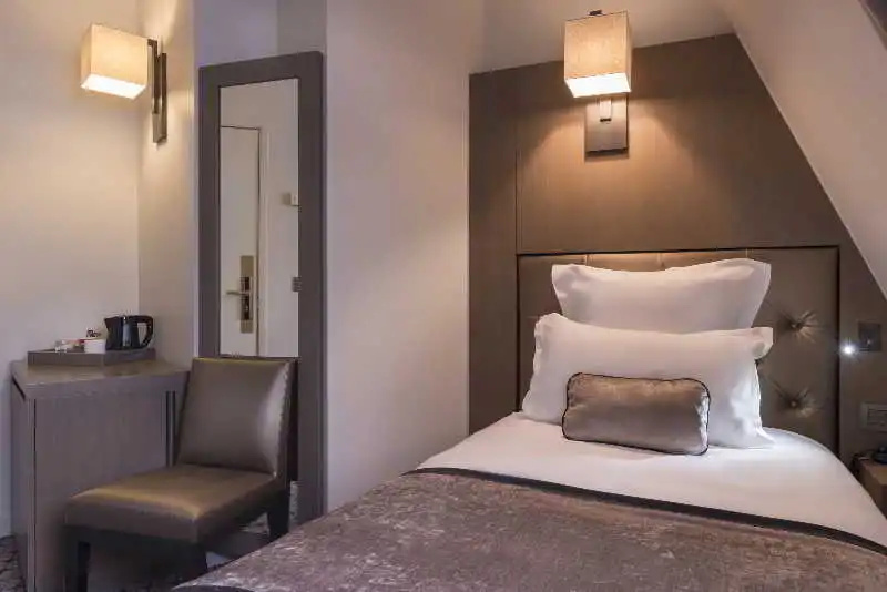 Standard Single room