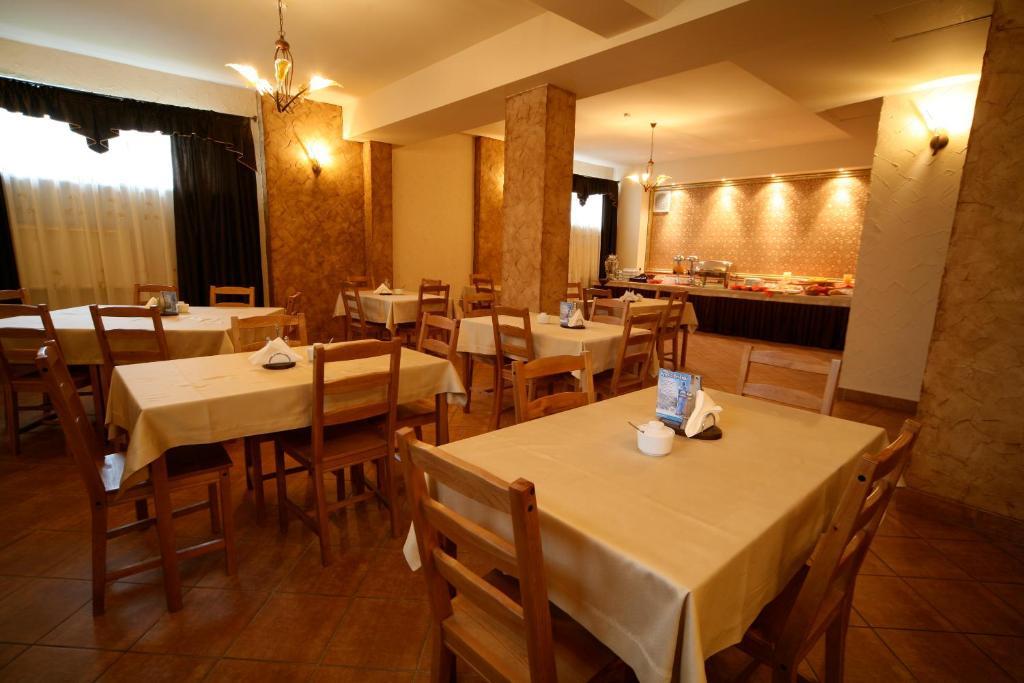 gallery_image_hidden_9