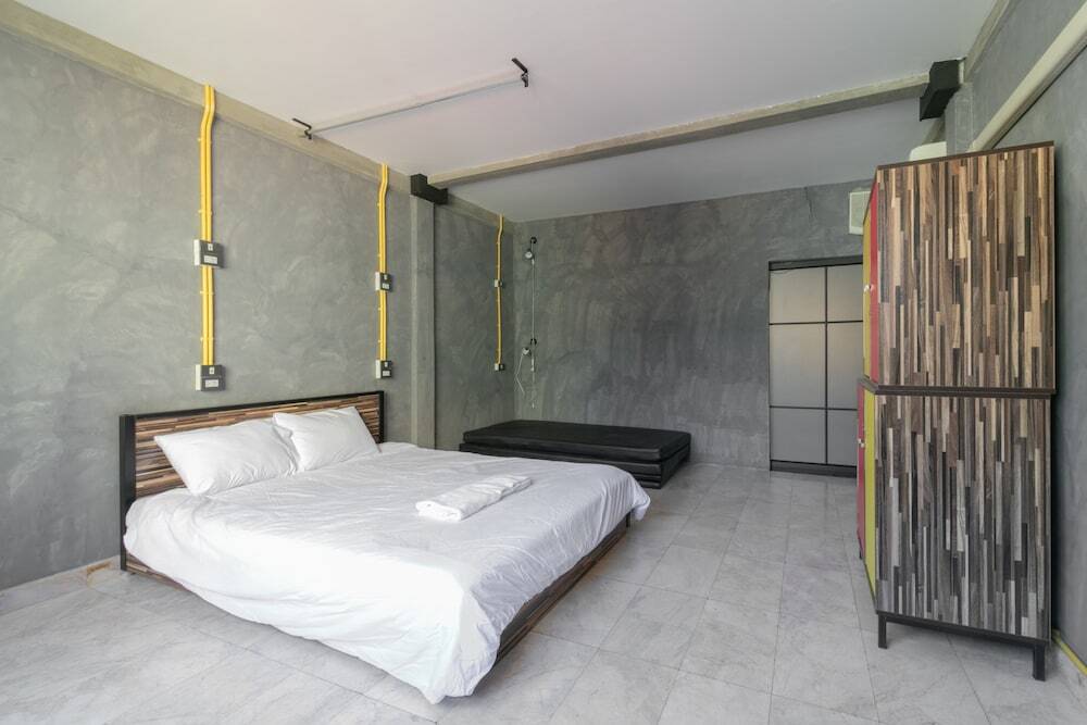 gallery_image_hidden_4