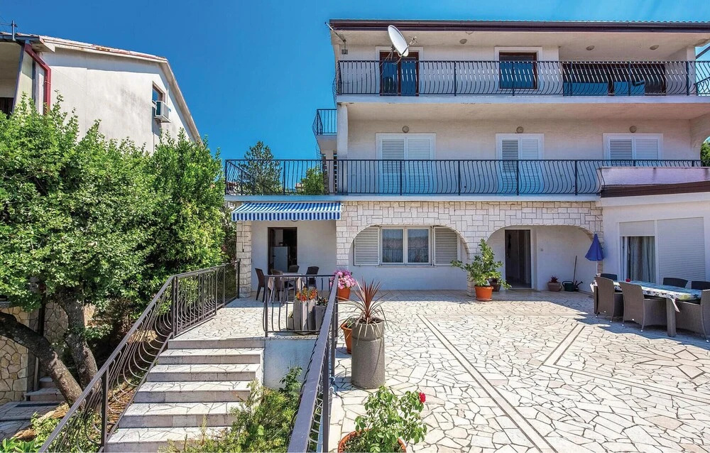 Awesome Home in Jadranovo With Wifi and 2 Bedrooms
