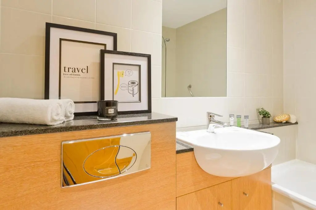 The Five Lamps Suites - Chambres
