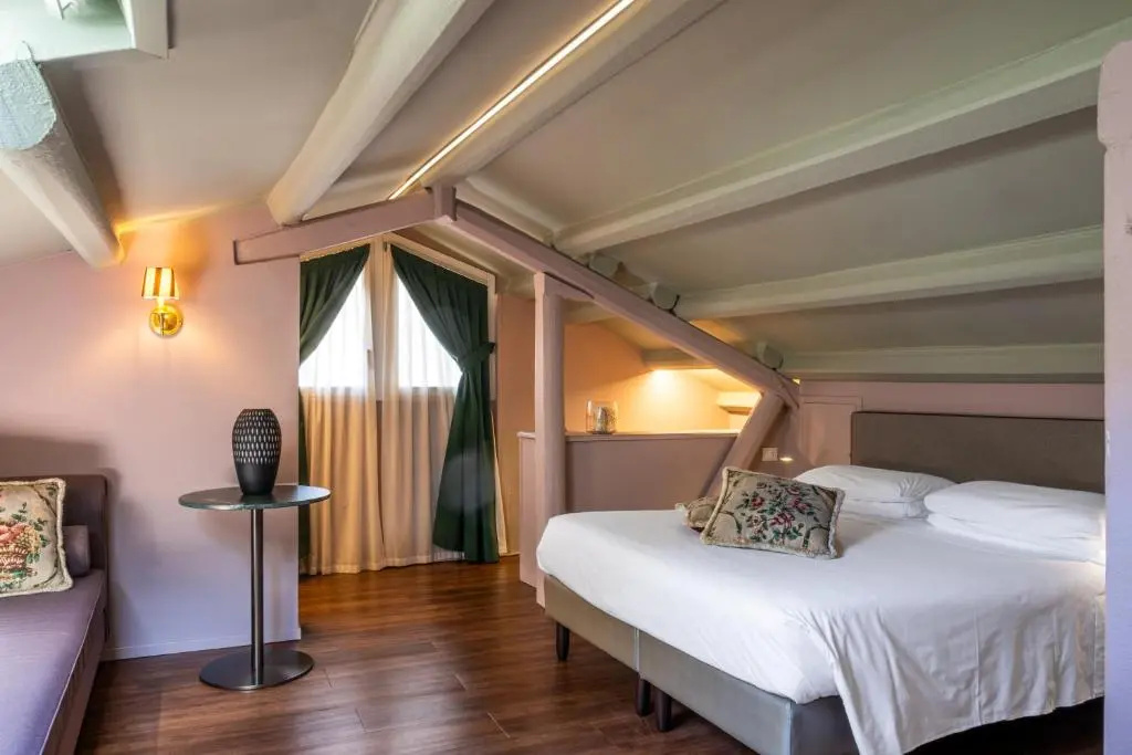 Deluxe Double room (twin beds)