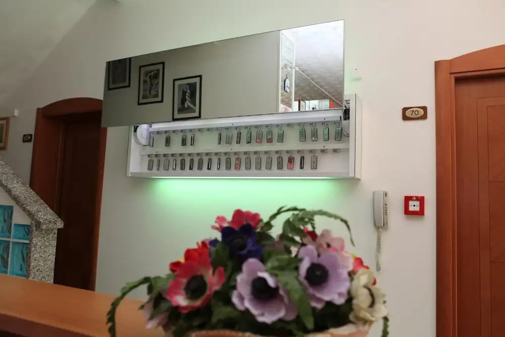 Lobby & Reception