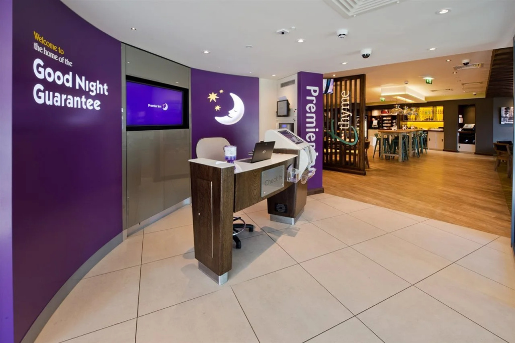 Lobby & Reception