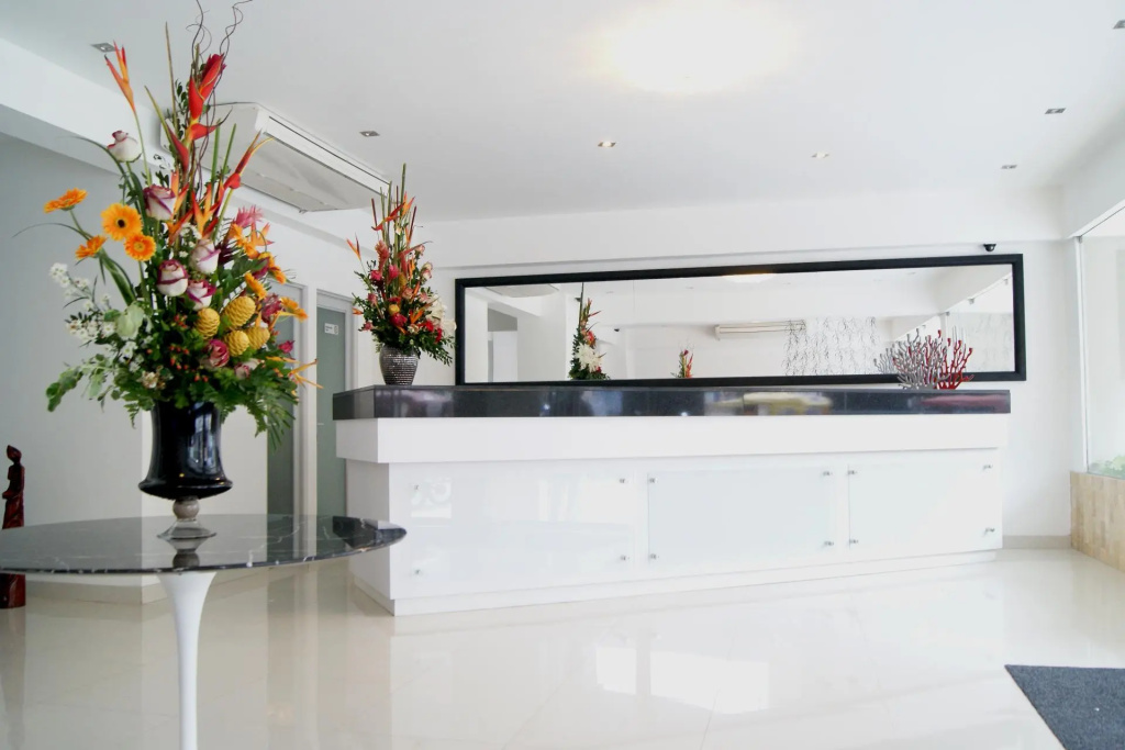 Lobby & Reception