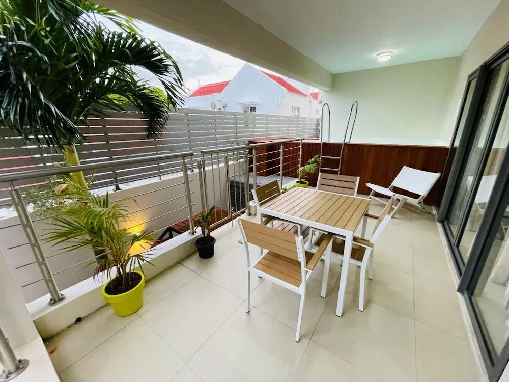 Beautiful Luxury 2-bed Apartment in Pereybere