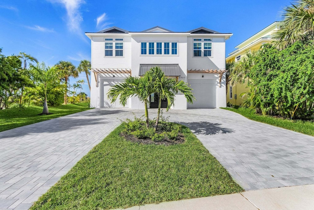 5960 Sunset Beach: 4br Beachfront Home W/ Pool! 4 Bedroom Home