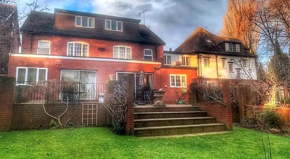 Westbourne Lodge by null