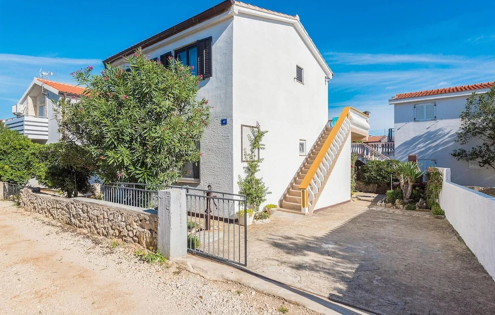 Amazing Apartment in Vir With 2 Bedrooms and Wifi