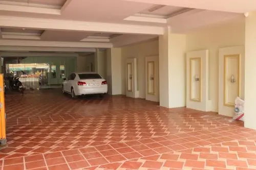Holiday Hotel - Général