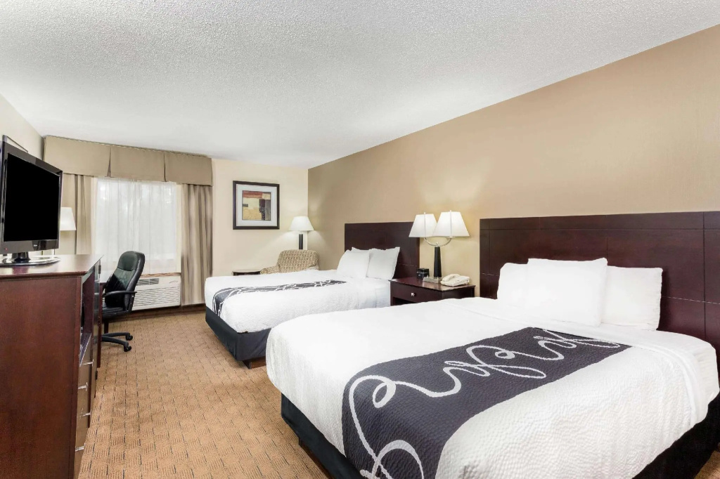 AmericInn by Wyndham Frankfort IN - Chambres
