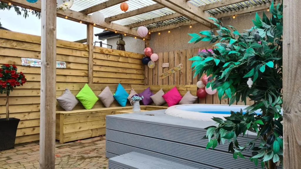 The Rose Garden Room - self contained studio