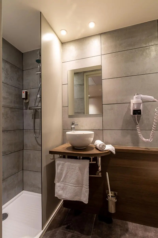 Standard Double room (full double bed)