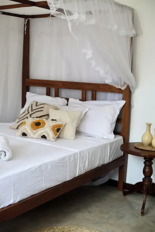 Room in Chalet - Amlou Surf House-villa