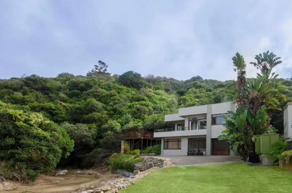 Herolds Bay Accommodation - Bergwater Upstairs