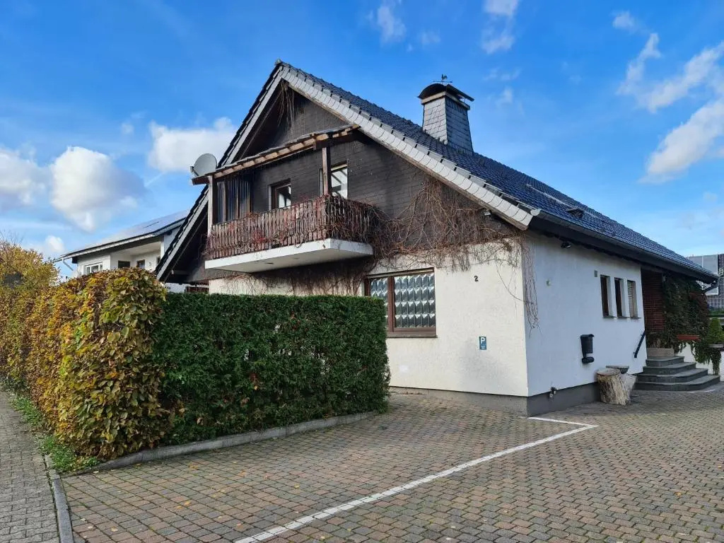3 Bedrooms Apartment