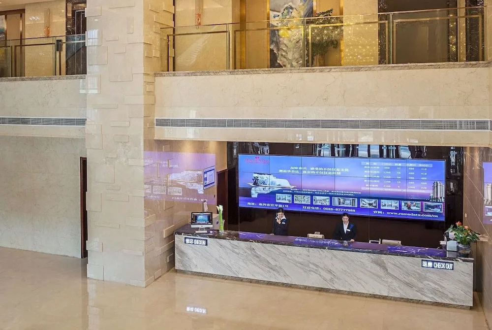 Lobby & Reception