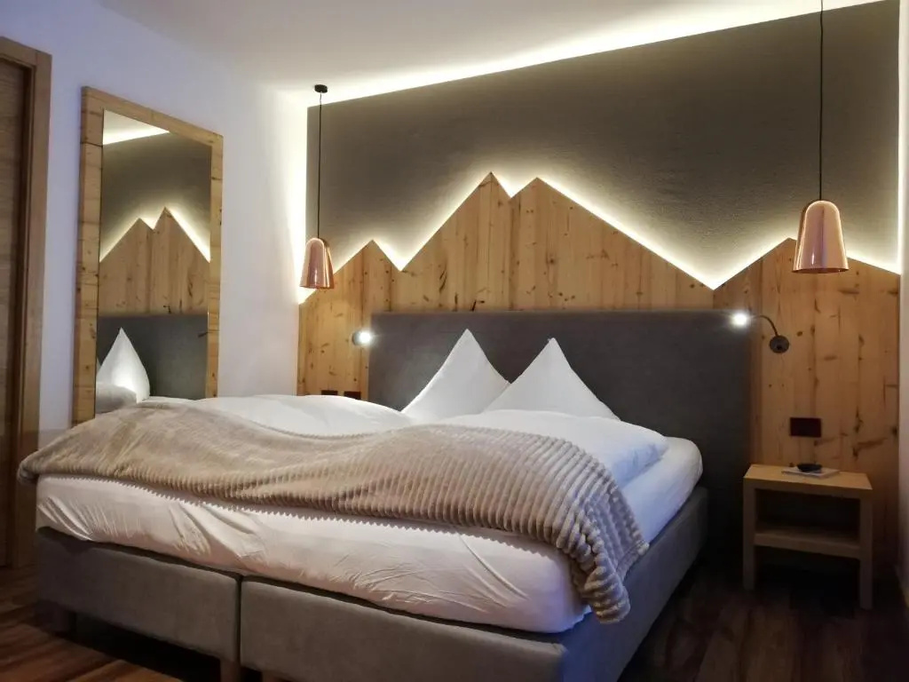 Superior Double room with garden view (full double bed)