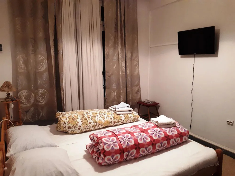 4 Bedrooms Apartment with balcony