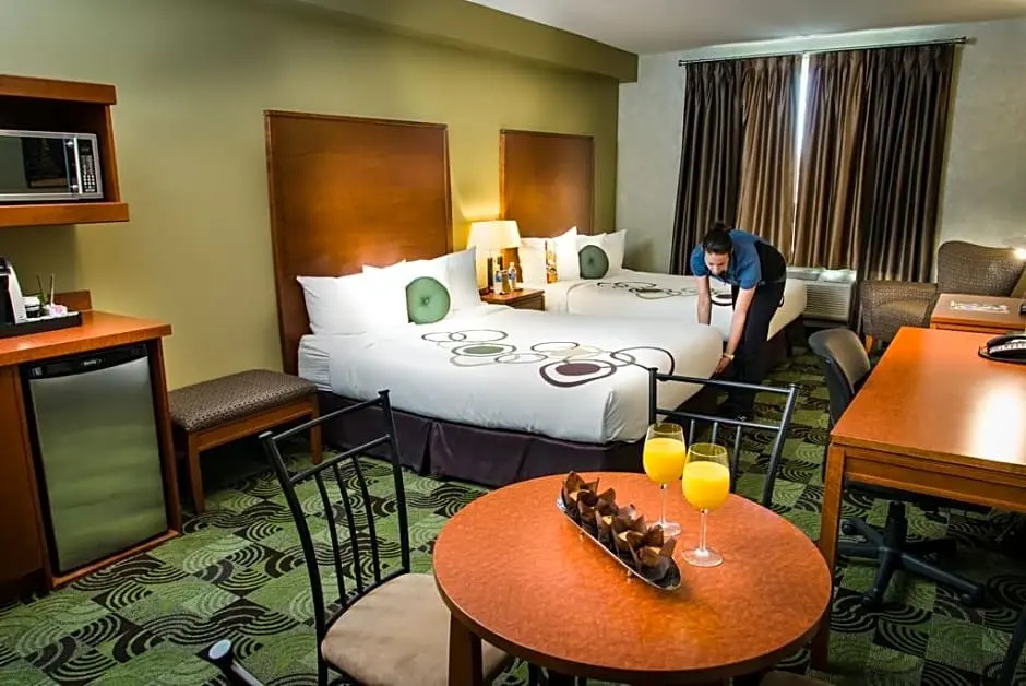Deerfoot Inn & Casino - Chambres