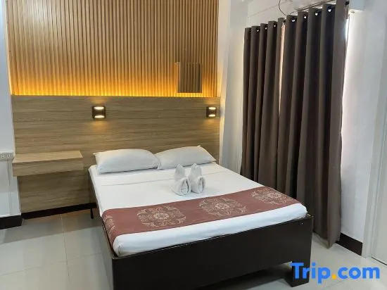 Deluxe Double room (full double bed)