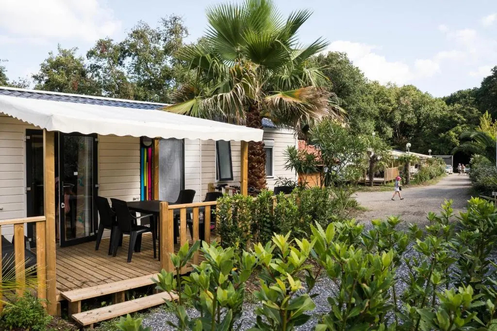 2 Bedrooms Privilege Cottage