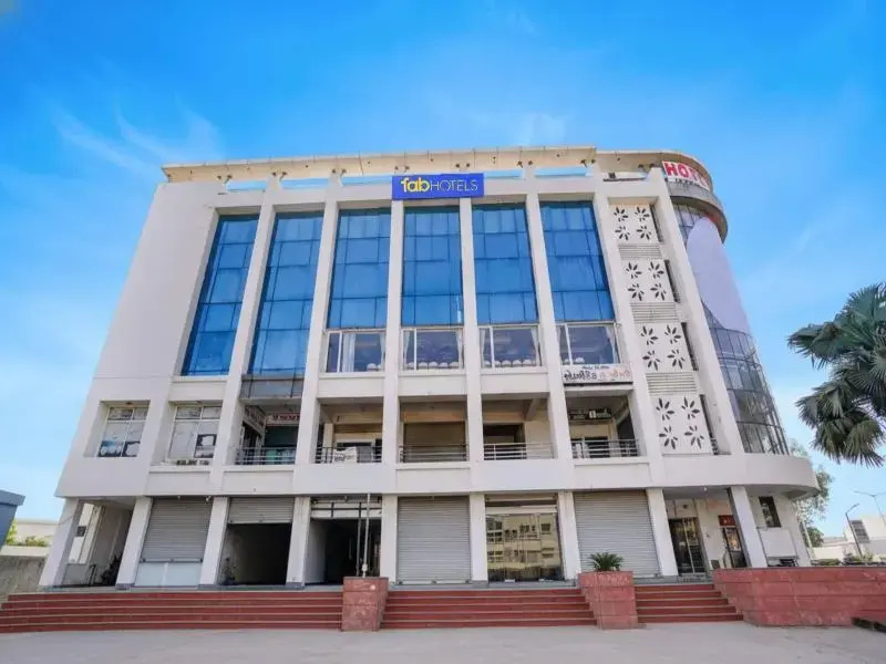 Fabhotel Galaxy I